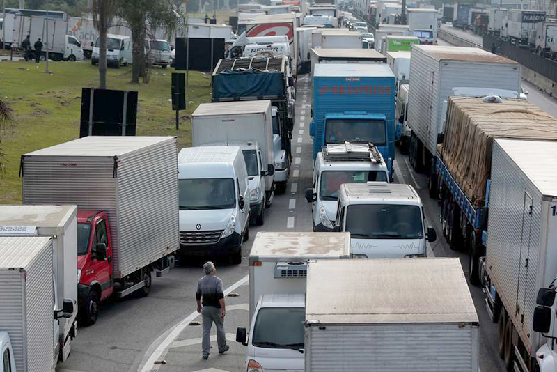 Greve nacional dos caminhoneiros marcada para dia 1º